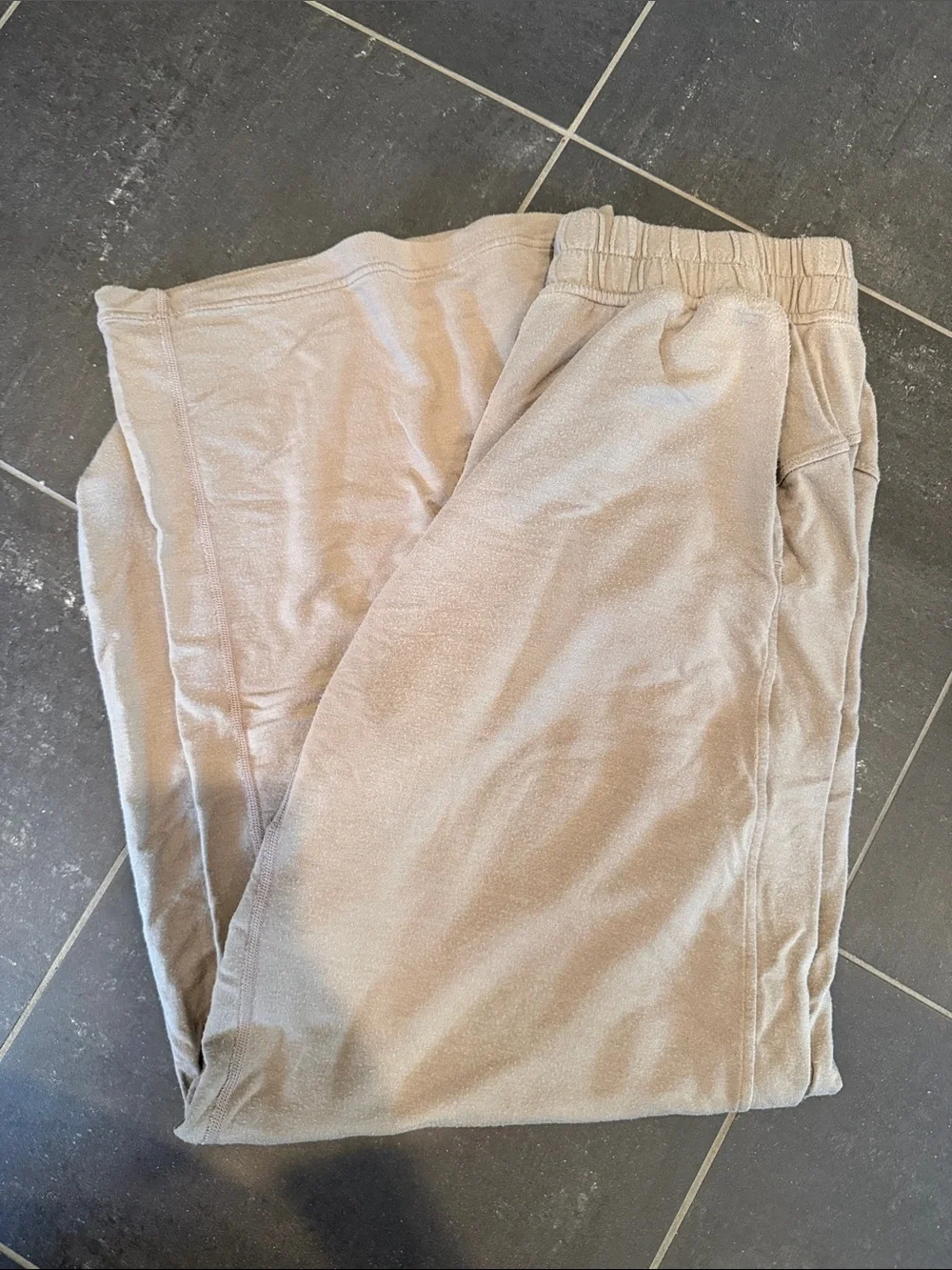 Lululemon BeCalm Mid-Rise Wide-Leg Pant Warm Ash Grey size S